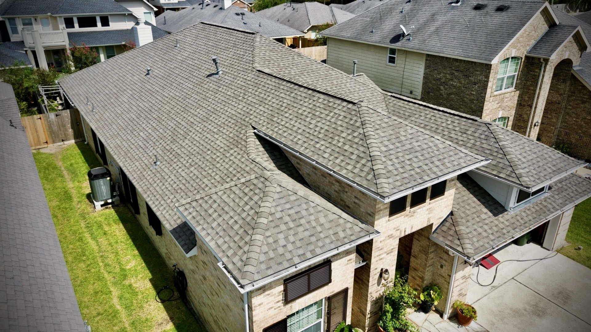 Gutter repair by Recon Roofing on a home in La Porte, TX